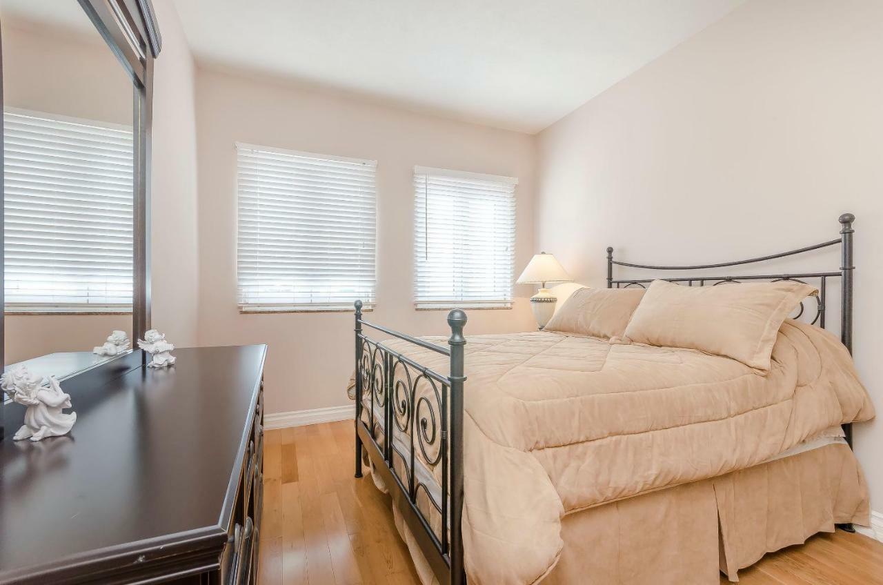 Apartment Canada Dream Vacation Srima Luaran gambar